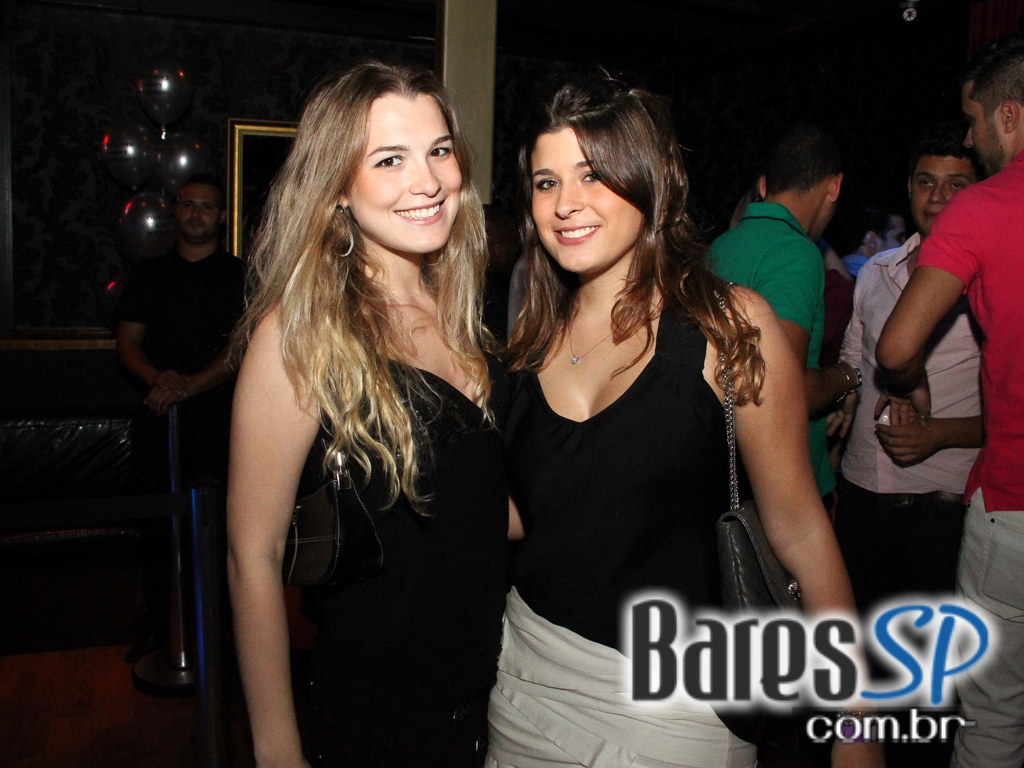 Outlaws comemorou 1 ano com show de Naldo Benny e DJ Puff na quinta-feira Outlaws comemorou 1 ano com show de Naldo Benny e DJ Puff na quinta-feira