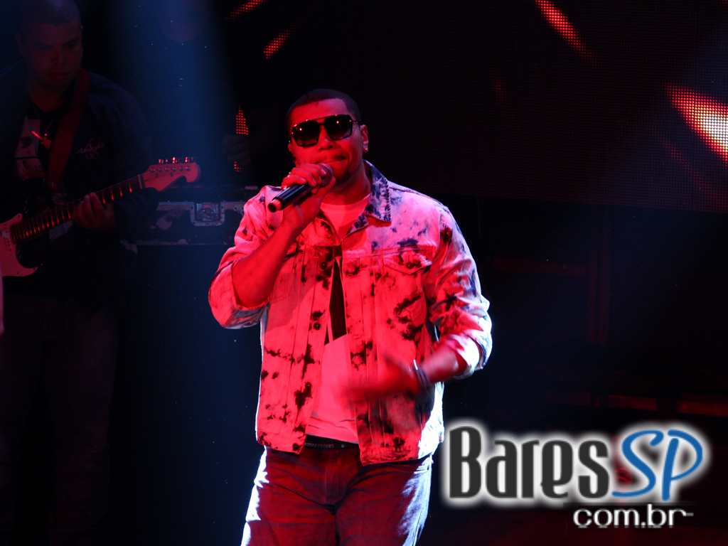 Outlaws comemorou 1 ano com show de Naldo Benny e DJ Puff na quinta-feira Outlaws comemorou 1 ano com show de Naldo Benny e DJ Puff na quinta-feira