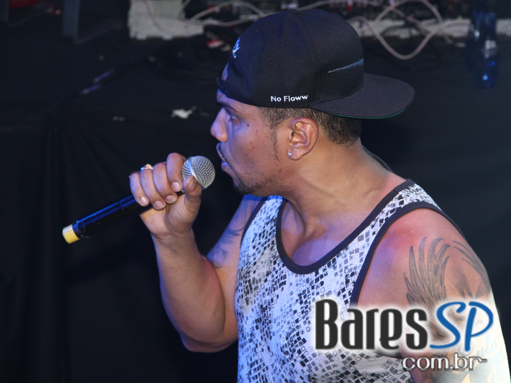 Outlaws comemorou 1 ano com show de Naldo Benny e DJ Puff na quinta-feira Outlaws comemorou 1 ano com show de Naldo Benny e DJ Puff na quinta-feira