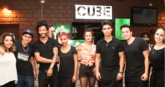 The Cube Bar e Hamburgueria inaugurou sexta-feira com show de João Castro