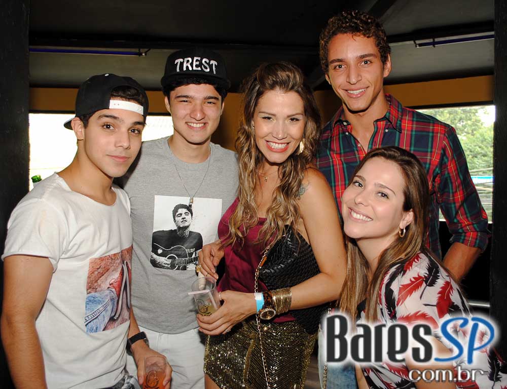 Samba da Madá e cantor Ângelo Ferratti comandaram o domingo do Boteco Madá Samba da Madá e cantor Ângelo Ferratti comandaram o domingo do Boteco Madá