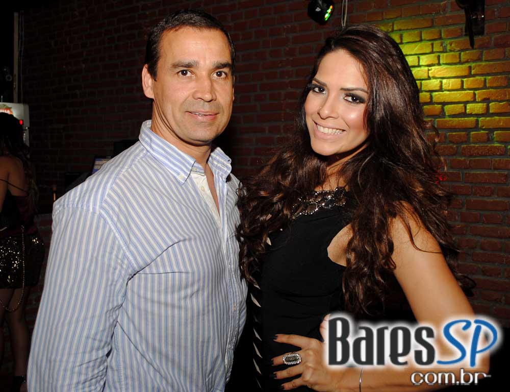 Samba da Madá e cantor Ângelo Ferratti comandaram o domingo do Boteco Madá Samba da Madá e cantor Ângelo Ferratti comandaram o domingo do Boteco Madá