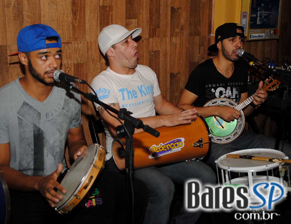 Samba da Madá e cantor Ângelo Ferratti comandaram o domingo do Boteco Madá Samba da Madá e cantor Ângelo Ferratti comandaram o domingo do Boteco Madá
