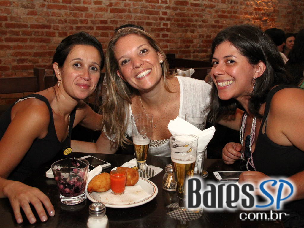 Veloso Bar ofereceu caipirinhas e petiscos variados na terça-feira Veloso Bar ofereceu caipirinhas e petiscos variados na terça-feira