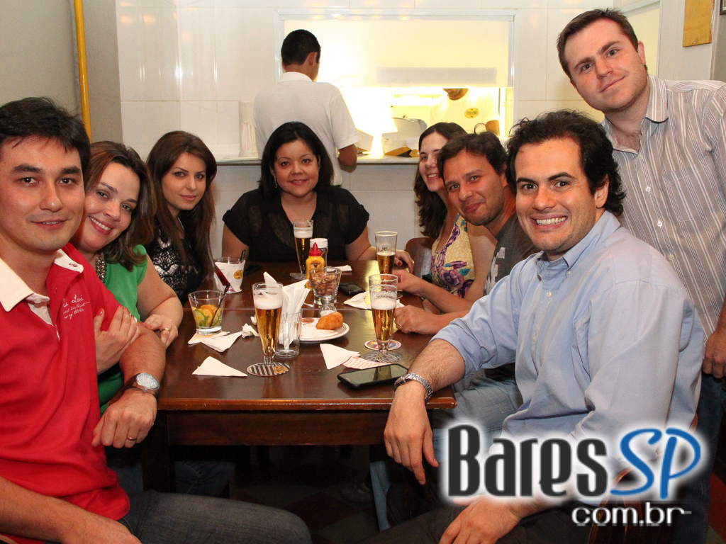 Veloso Bar ofereceu caipirinhas e petiscos variados na terça-feira Veloso Bar ofereceu caipirinhas e petiscos variados na terça-feira