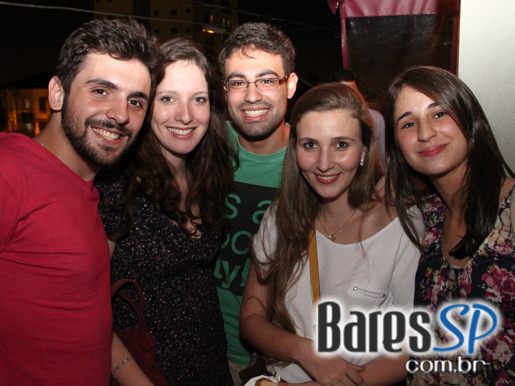 Veloso Bar ofereceu caipirinhas e petiscos variados na terça-feira Veloso Bar ofereceu caipirinhas e petiscos variados na terça-feira