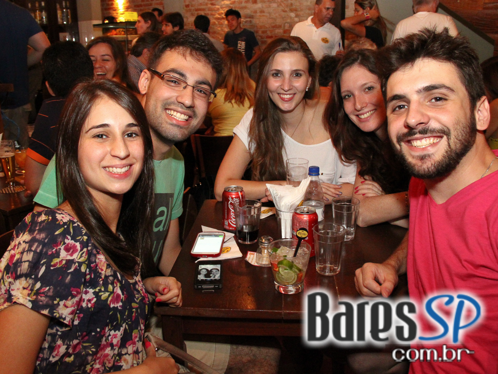 Veloso Bar ofereceu caipirinhas e petiscos variados na terça-feira Veloso Bar ofereceu caipirinhas e petiscos variados na terça-feira