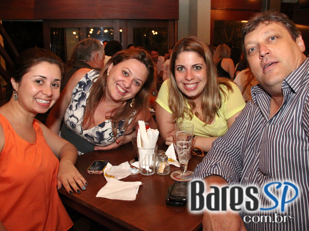 Veloso Bar ofereceu caipirinhas e petiscos variados na terça-feira Veloso Bar ofereceu caipirinhas e petiscos variados na terça-feira