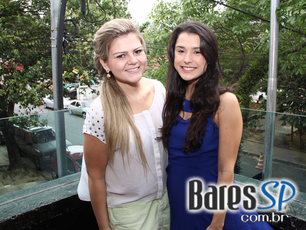 Projeto Més com os DJs Johnny Cruz, Paulo Pires e Gui Pozzani agitou o domingo do Menys Bar Projeto Més com os DJs Johnny Cruz, Paulo Pires e Gui Pozzani agitou o domingo do Menys Bar