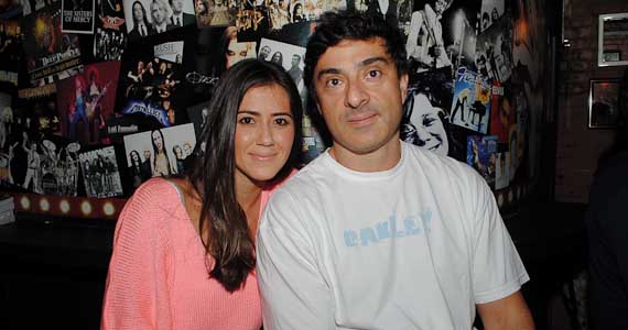 Dinossauros Rock Bar recebeu atração especial com muito pop rock na quinta-feira