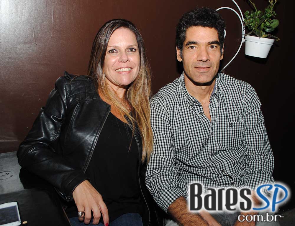 Vila Moema Bar & Restaurante recebeu DJ Nilson de Rossi que agitou a noite de sexta-feira Vila Moema Bar & Restaurante recebeu DJ Nilson de Rossi que agitou a noite de sexta-feira
