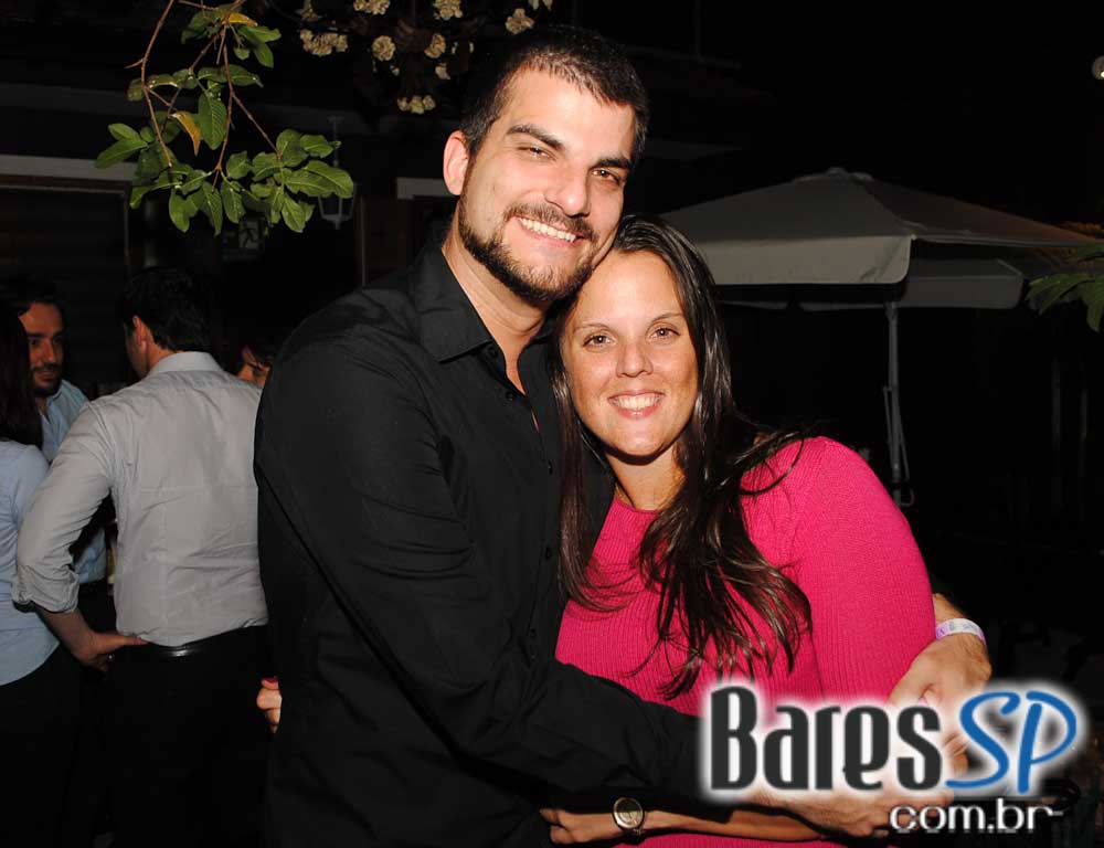 Vila Moema Bar & Restaurante recebeu DJ Nilson de Rossi que agitou a noite de sexta-feira Vila Moema Bar & Restaurante recebeu DJ Nilson de Rossi que agitou a noite de sexta-feira