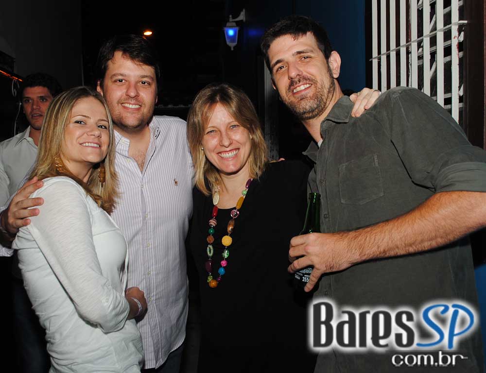 Vila Moema Bar & Restaurante recebeu DJ Nilson de Rossi que agitou a noite de sexta-feira Vila Moema Bar & Restaurante recebeu DJ Nilson de Rossi que agitou a noite de sexta-feira