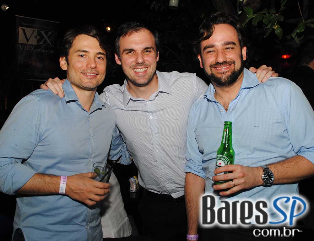 Vila Moema Bar & Restaurante recebeu DJ Nilson de Rossi que agitou a noite de sexta-feira Vila Moema Bar & Restaurante recebeu DJ Nilson de Rossi que agitou a noite de sexta-feira