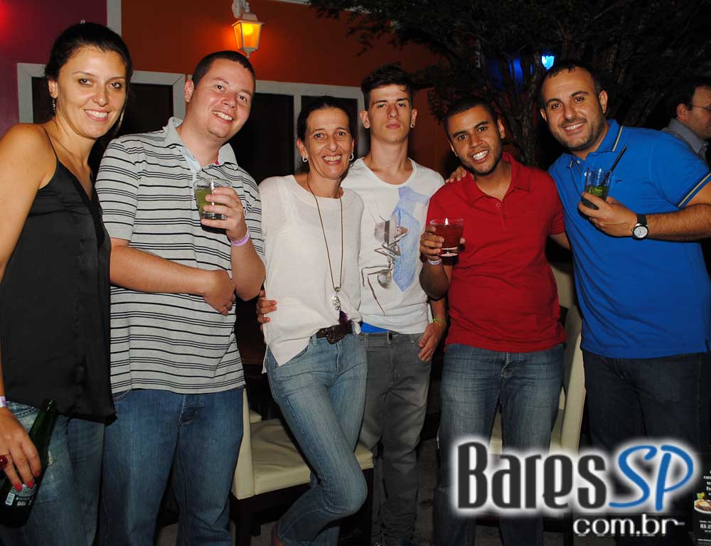 Vila Moema Bar & Restaurante recebeu DJ Nilson de Rossi que agitou a noite de sexta-feira Vila Moema Bar & Restaurante recebeu DJ Nilson de Rossi que agitou a noite de sexta-feira