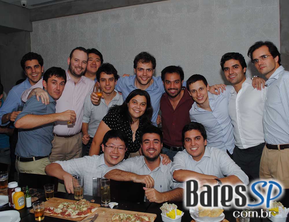 Rodrigo e Edu animaram a noite de quinta-feira do Public Bar e After Bar Rodrigo e Edu animaram a noite de quinta-feira do Public Bar e After Bar