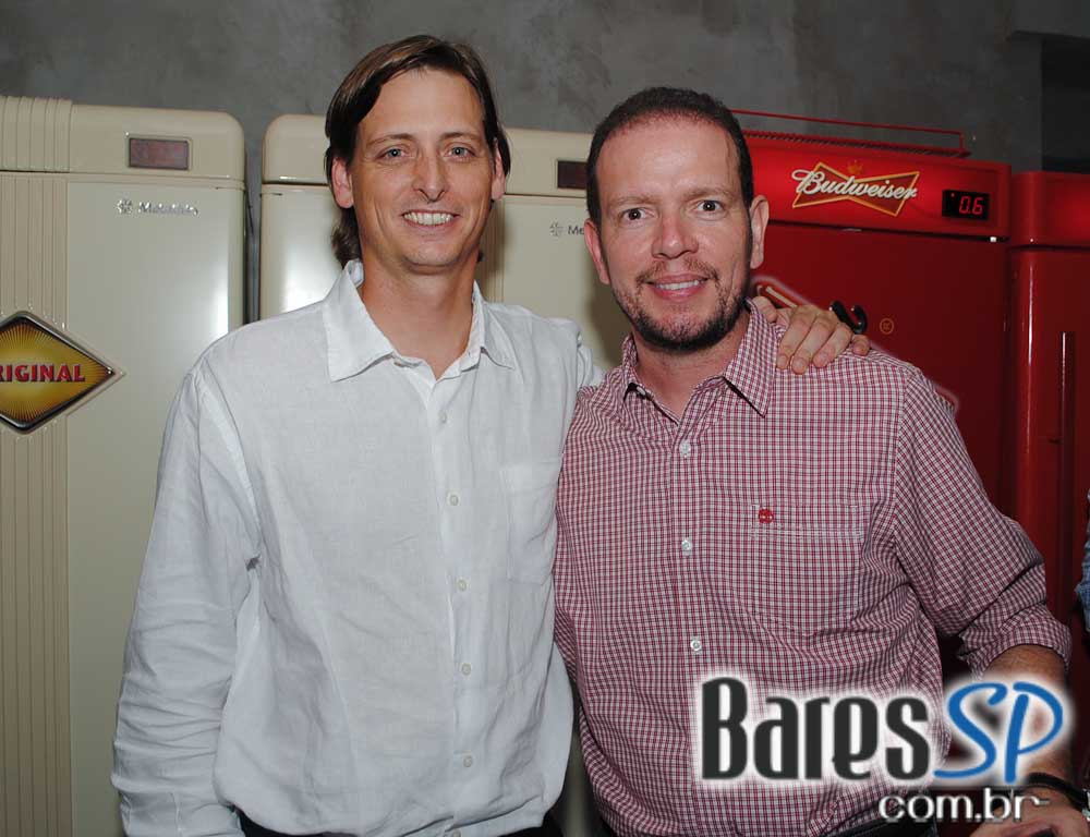 Rodrigo e Edu animaram a noite de quinta-feira do Public Bar e After Bar Rodrigo e Edu animaram a noite de quinta-feira do Public Bar e After Bar