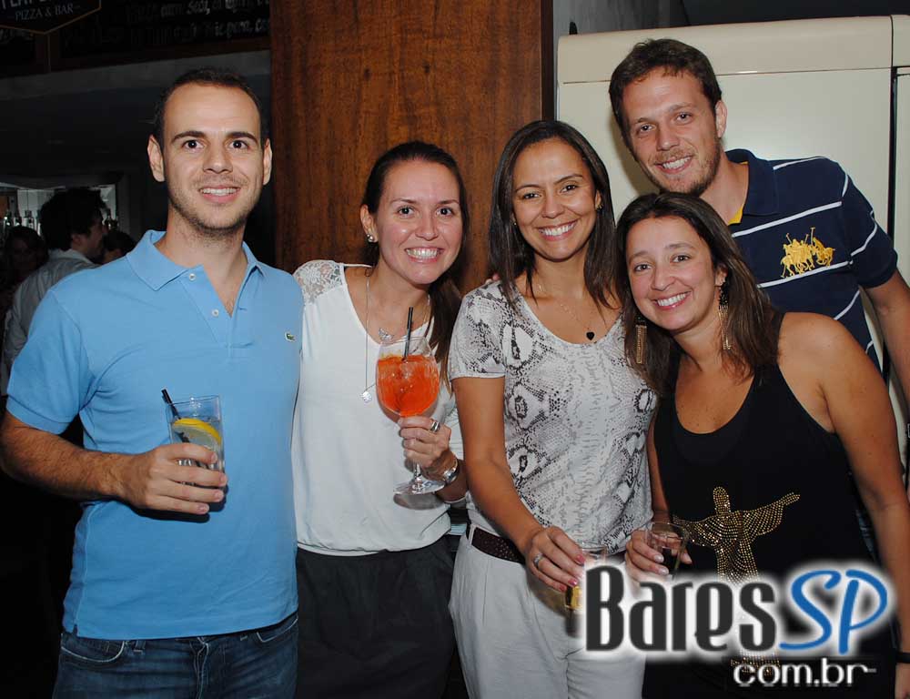 Rodrigo e Edu animaram a noite de quinta-feira do Public Bar e After Bar Rodrigo e Edu animaram a noite de quinta-feira do Public Bar e After Bar