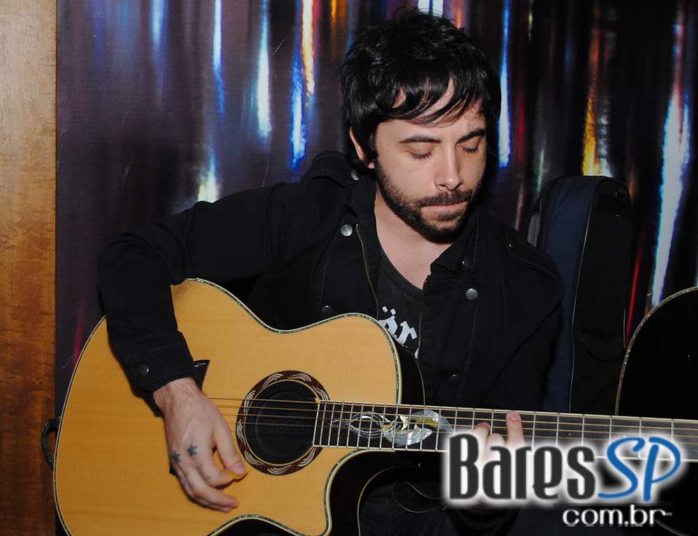 Rodrigo e Edu animaram a noite de quinta-feira do Public Bar e After Bar Rodrigo e Edu animaram a noite de quinta-feira do Public Bar e After Bar