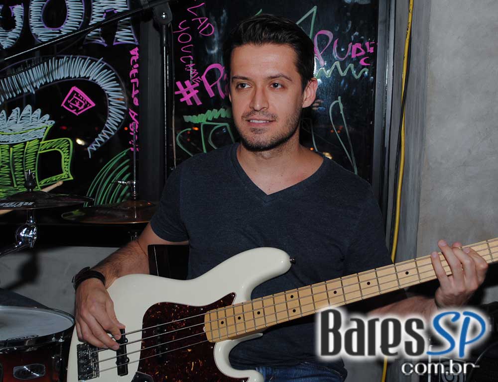 Rodrigo e Edu animaram a noite de quinta-feira do Public Bar e After Bar Rodrigo e Edu animaram a noite de quinta-feira do Public Bar e After Bar