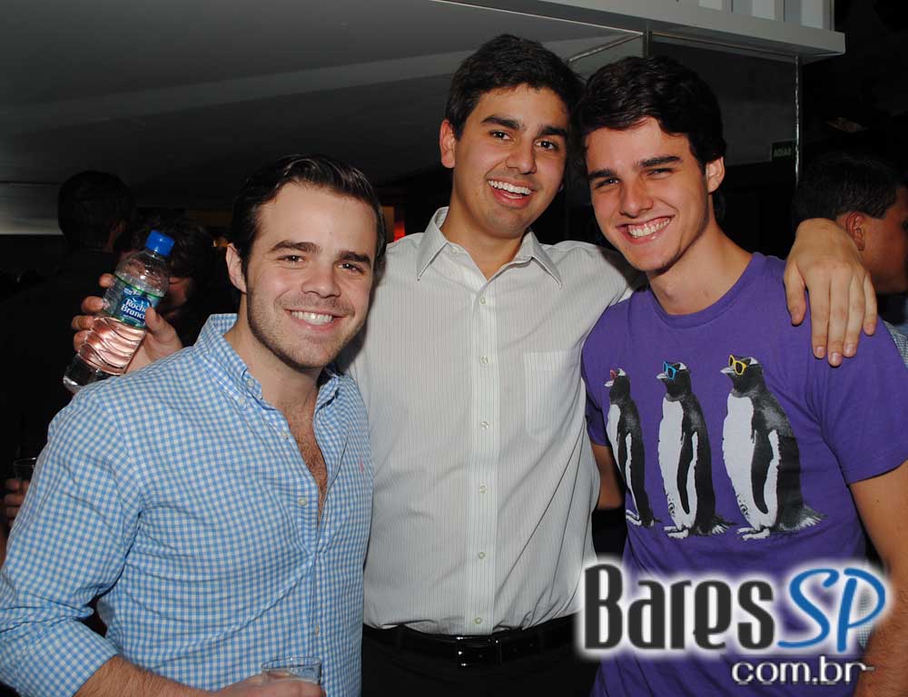 Rodrigo e Edu animaram a noite de quinta-feira do Public Bar e After Bar Rodrigo e Edu animaram a noite de quinta-feira do Public Bar e After Bar