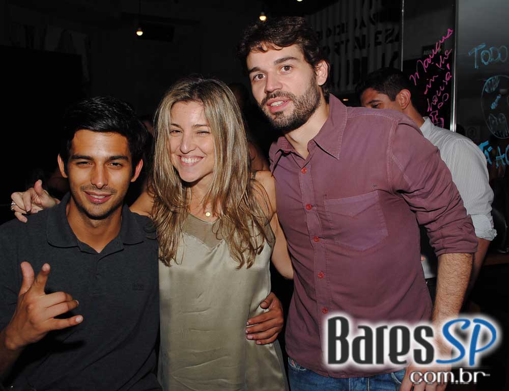 Rodrigo e Edu animaram a noite de quinta-feira do Public Bar e After Bar Rodrigo e Edu animaram a noite de quinta-feira do Public Bar e After Bar
