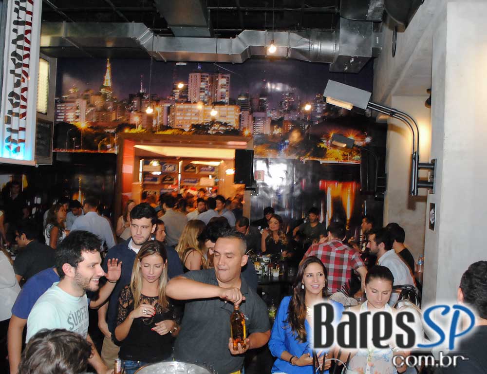 Rodrigo e Edu animaram a noite de quinta-feira do Public Bar e After Bar Rodrigo e Edu animaram a noite de quinta-feira do Public Bar e After Bar