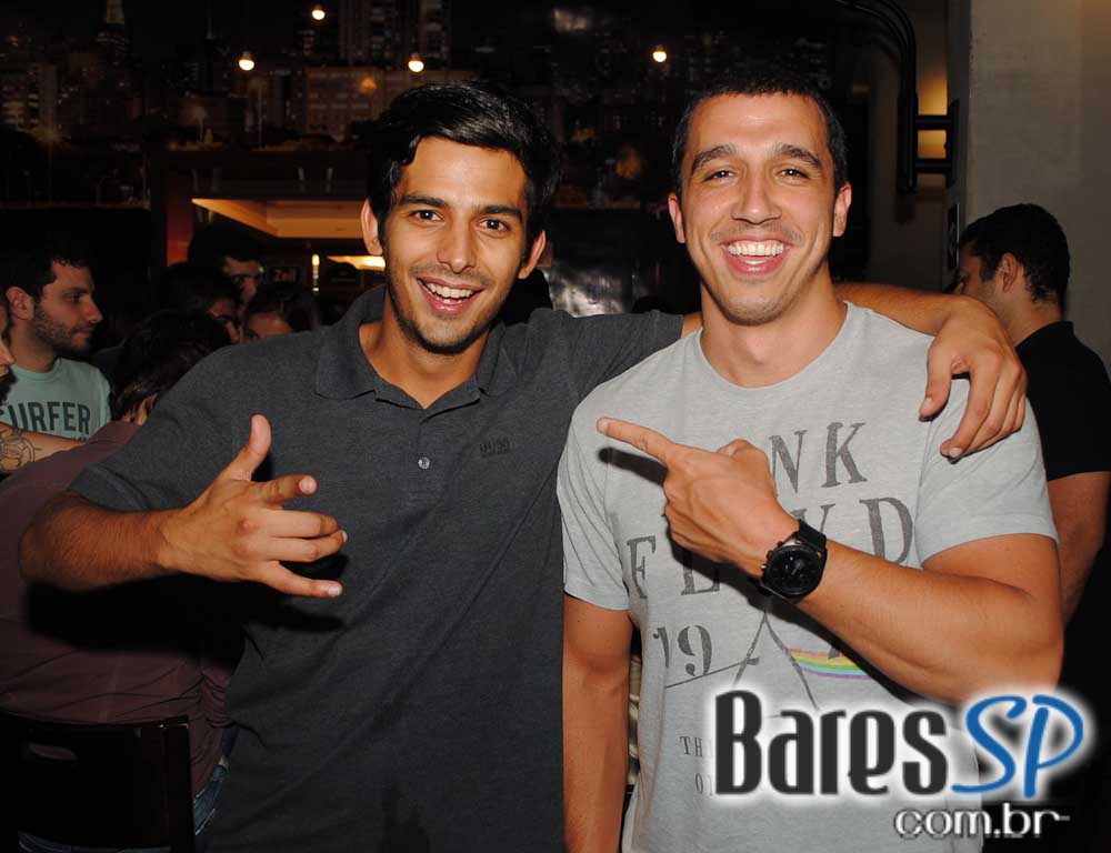 Rodrigo e Edu animaram a noite de quinta-feira do Public Bar e After Bar Rodrigo e Edu animaram a noite de quinta-feira do Public Bar e After Bar