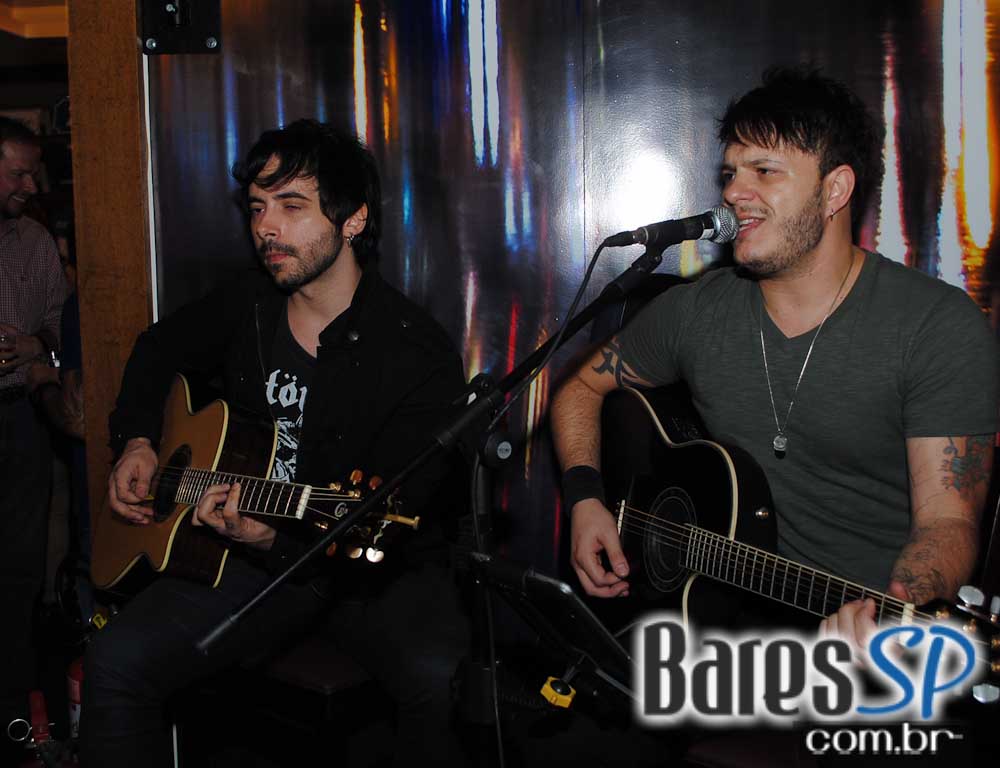 Rodrigo e Edu animaram a noite de quinta-feira do Public Bar e After Bar Rodrigo e Edu animaram a noite de quinta-feira do Public Bar e After Bar