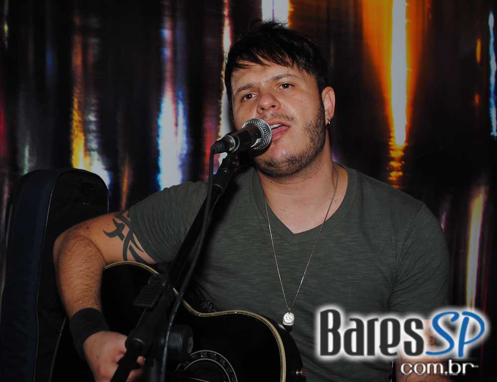 Rodrigo e Edu animaram a noite de quinta-feira do Public Bar e After Bar Rodrigo e Edu animaram a noite de quinta-feira do Public Bar e After Bar