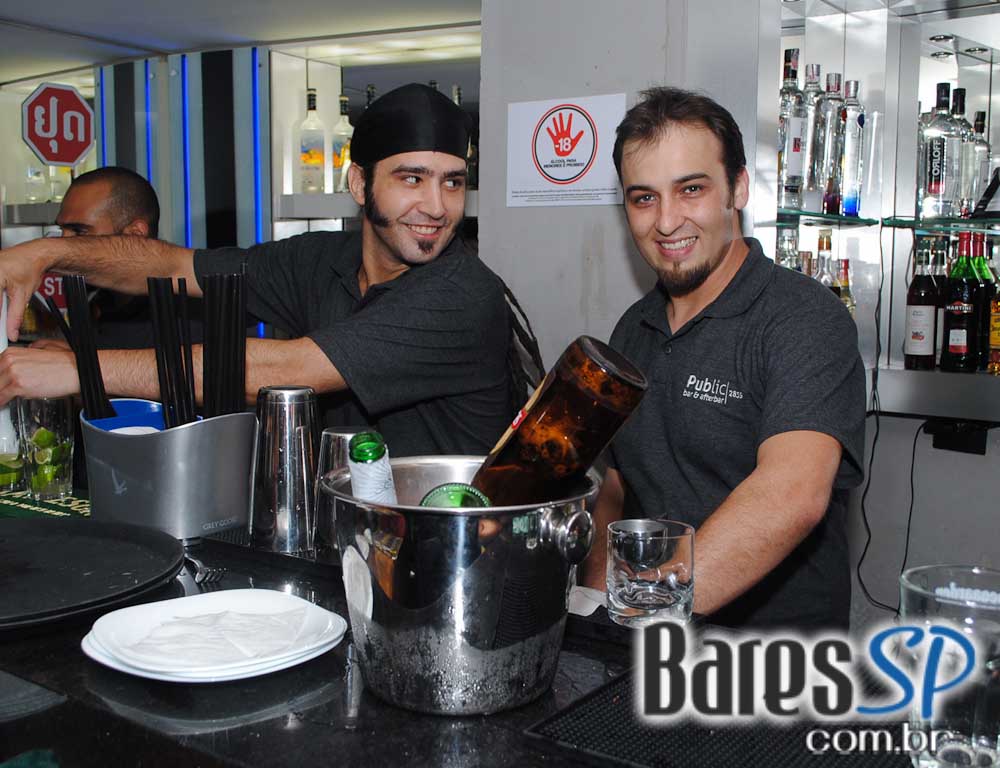 Rodrigo e Edu animaram a noite de quinta-feira do Public Bar e After Bar Rodrigo e Edu animaram a noite de quinta-feira do Public Bar e After Bar