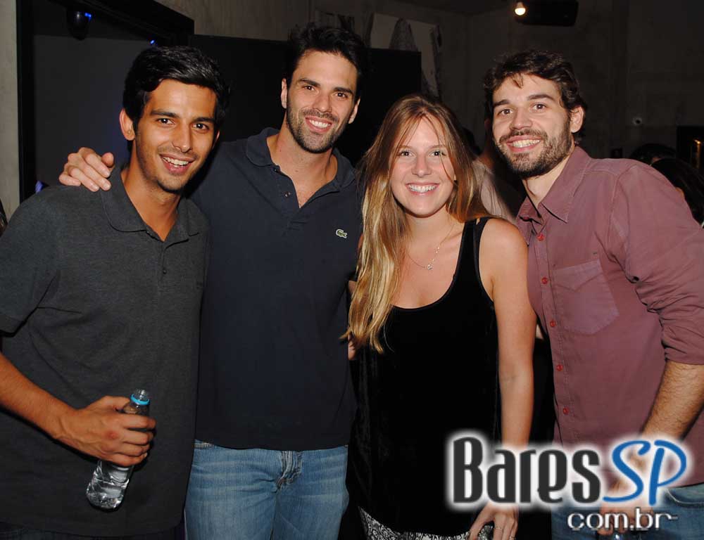 Rodrigo e Edu animaram a noite de quinta-feira do Public Bar e After Bar Rodrigo e Edu animaram a noite de quinta-feira do Public Bar e After Bar