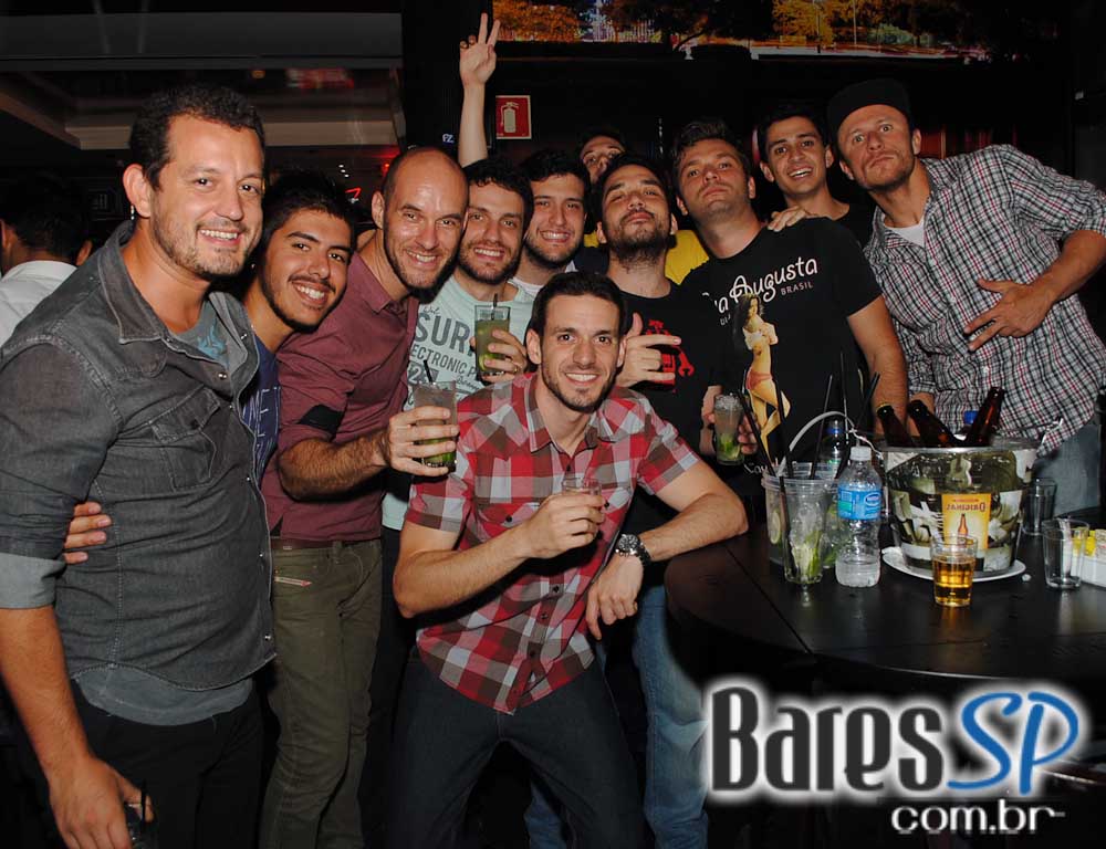 Rodrigo e Edu animaram a noite de quinta-feira do Public Bar e After Bar Rodrigo e Edu animaram a noite de quinta-feira do Public Bar e After Bar