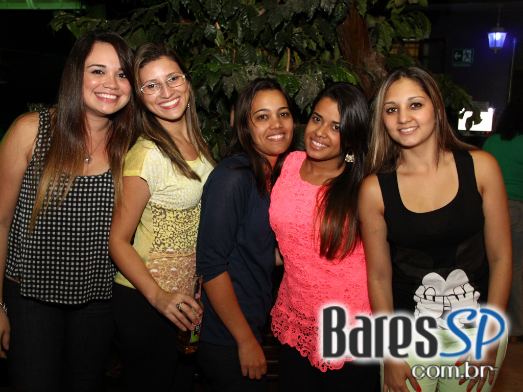 Vila Moema apresentou ambiente descontraído com DJs residentes Vila Moema apresentou ambiente descontraído com DJs residentes