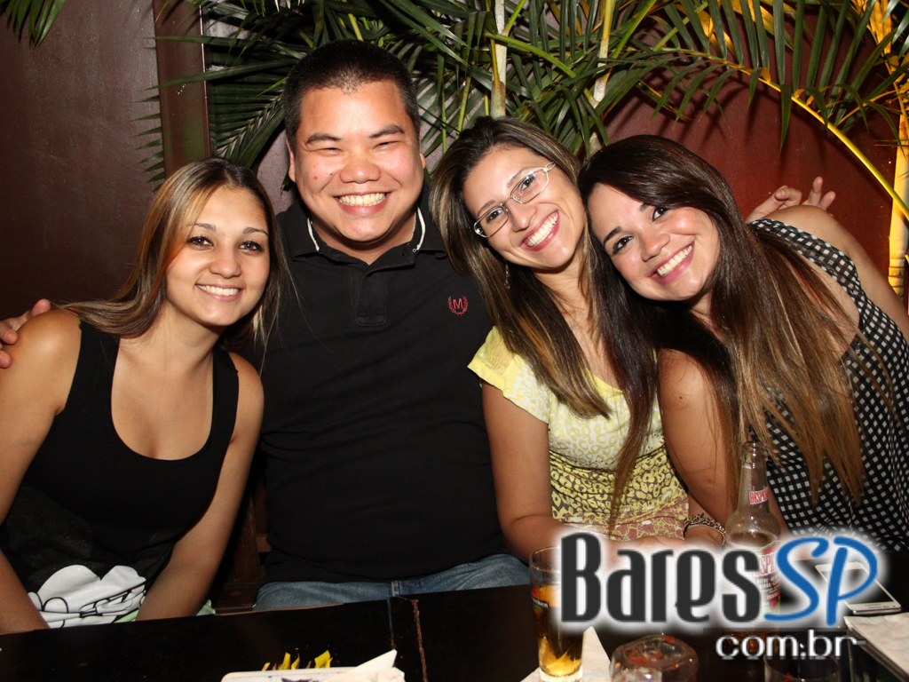 Vila Moema apresentou ambiente descontraído com DJs residentes Vila Moema apresentou ambiente descontraído com DJs residentes