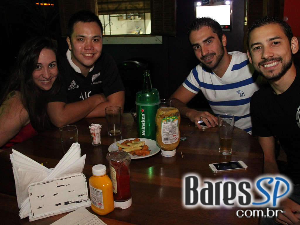 Vila Moema apresentou ambiente descontraído com DJs residentes Vila Moema apresentou ambiente descontraído com DJs residentes