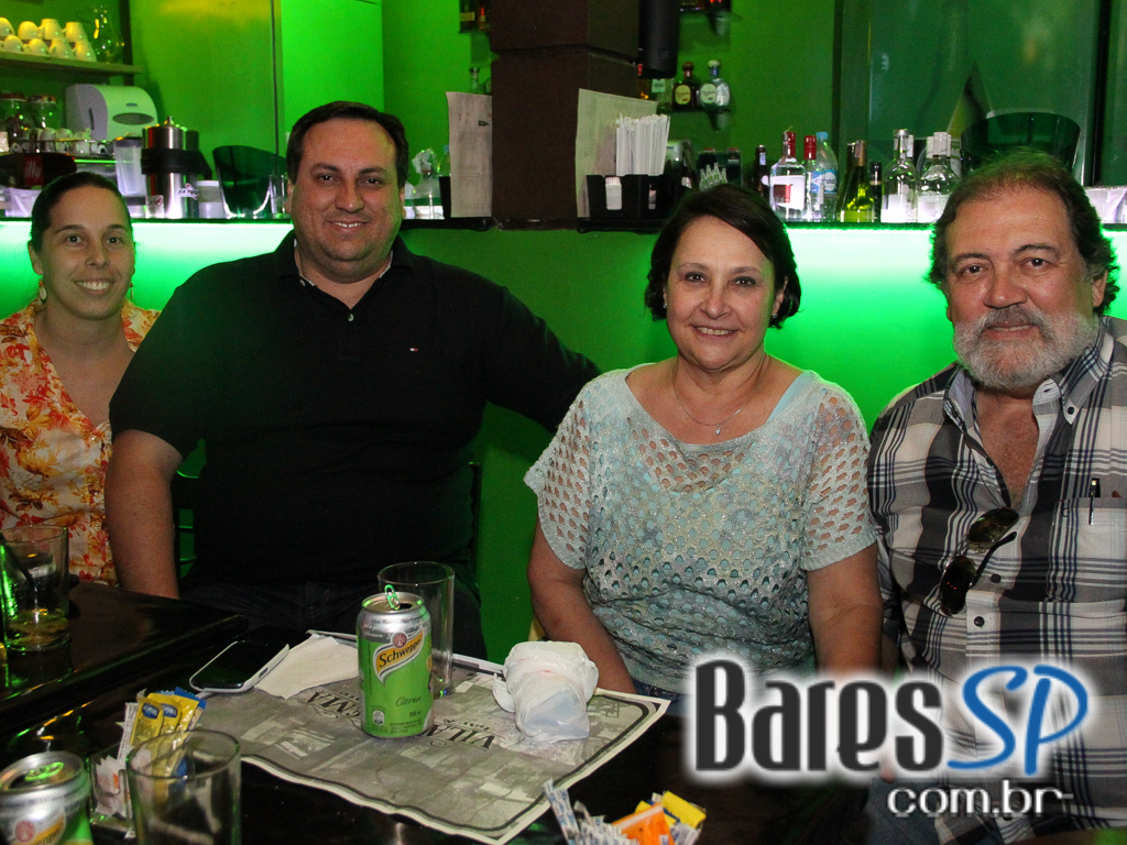 Vila Moema apresentou ambiente descontraído com DJs residentes Vila Moema apresentou ambiente descontraído com DJs residentes