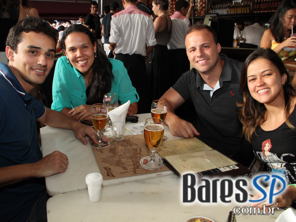 Boteco São Bento ofereceu chopp gelado no domingo, na Vila Madalena Boteco São Bento ofereceu chopp gelado no domingo, na Vila Madalena