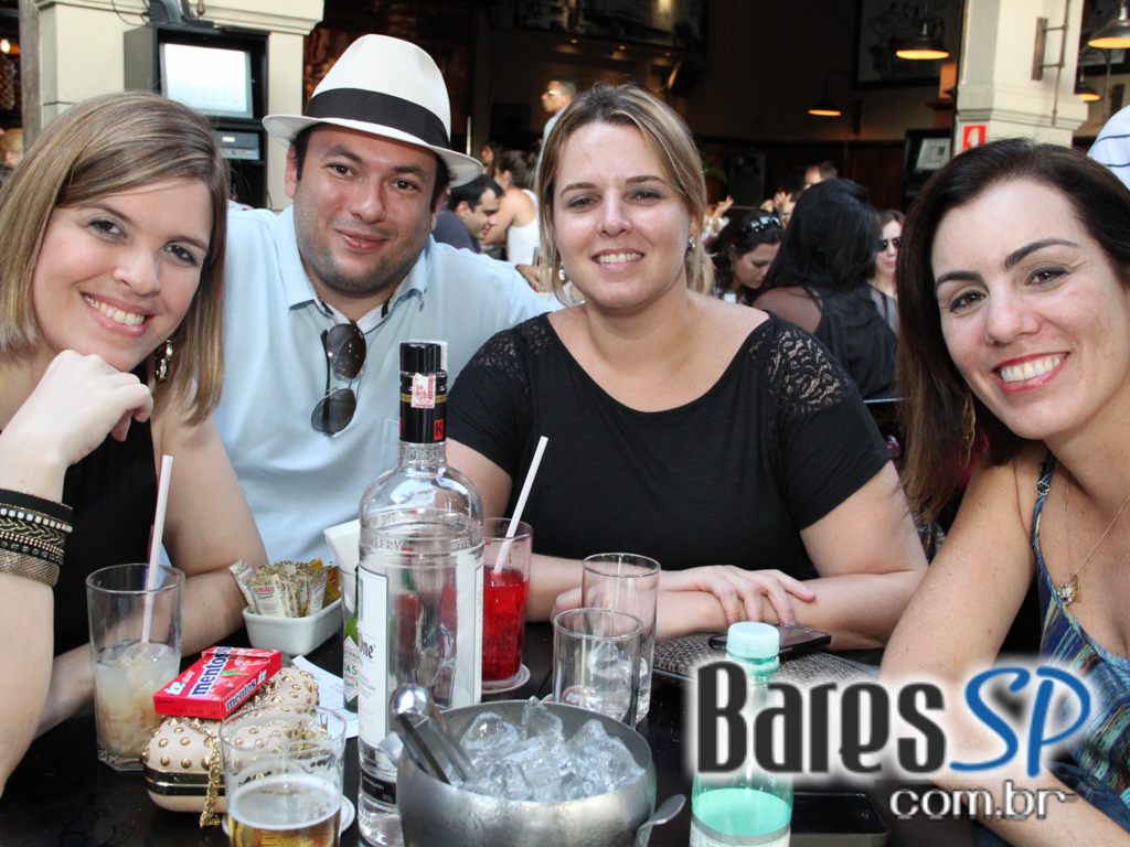 Boteco São Bento ofereceu chopp gelado no domingo, na Vila Madalena Boteco São Bento ofereceu chopp gelado no domingo, na Vila Madalena