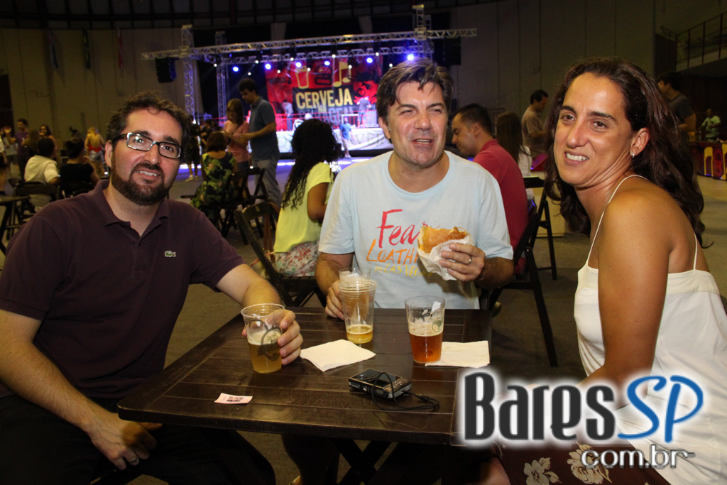 Sociedade da Cerveja apresentou feira que uniu cerveja, música e gastronomia no Esporte Clube Sírio Sociedade da Cerveja apresentou feira que uniu cerveja, música e gastronomia no Esporte Clube Sírio