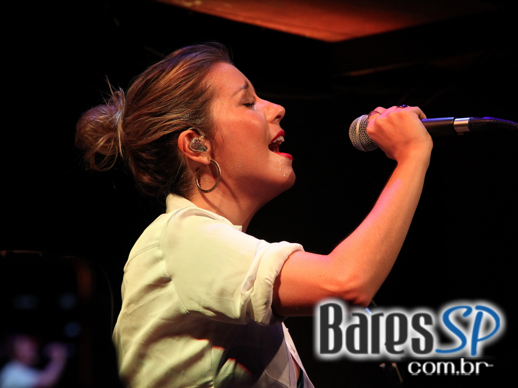 Show da cantora Luiza Possi no palco do Tom Jazz Show da cantora Luiza Possi no palco do Tom Jazz