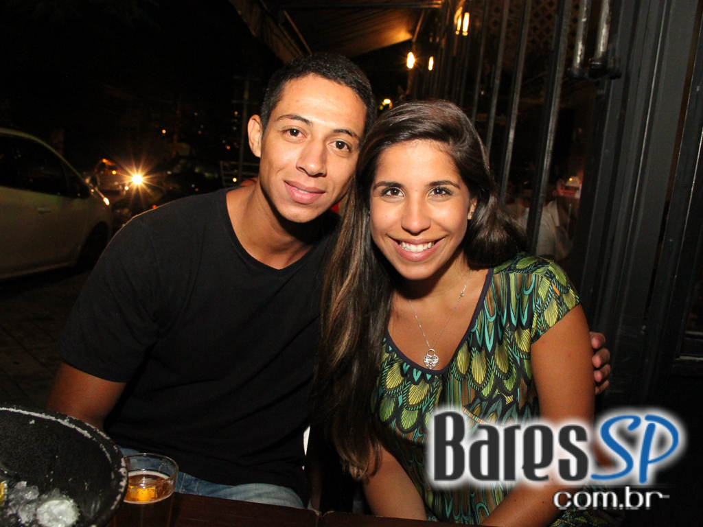 Open Bar no happy hour do Bar Seu Domingos na Vila Madalena Open Bar no happy hour do Bar Seu Domingos na Vila Madalena