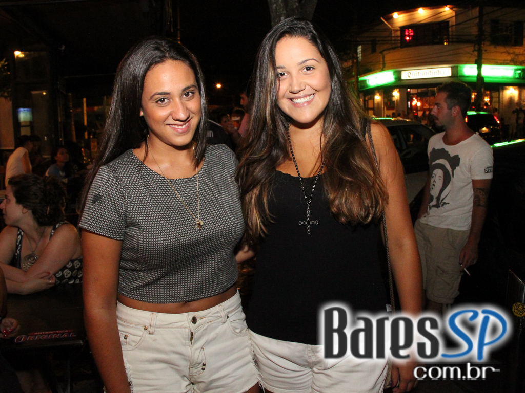 Open Bar no happy hour do Bar Seu Domingos na Vila Madalena Open Bar no happy hour do Bar Seu Domingos na Vila Madalena