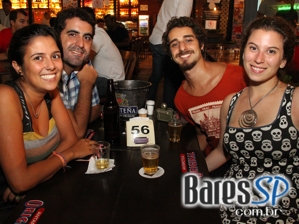 Open Bar no happy hour do Bar Seu Domingos na Vila Madalena Open Bar no happy hour do Bar Seu Domingos na Vila Madalena