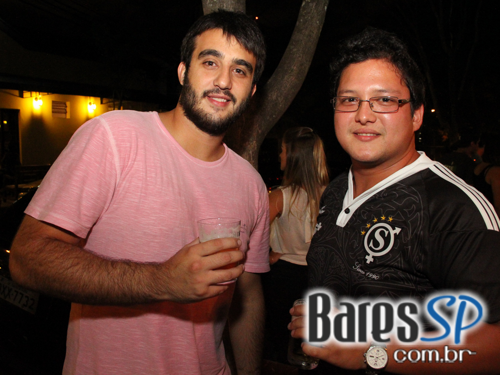Open Bar no happy hour do Bar Seu Domingos na Vila Madalena Open Bar no happy hour do Bar Seu Domingos na Vila Madalena