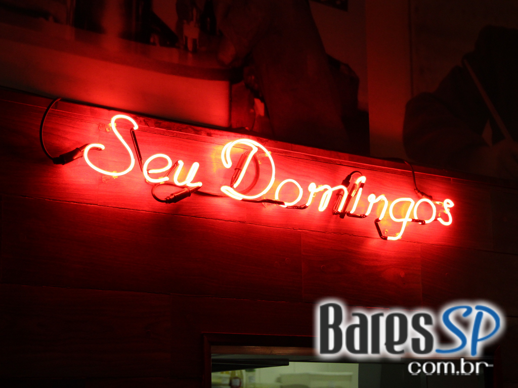 Open Bar no happy hour do Bar Seu Domingos na Vila Madalena Open Bar no happy hour do Bar Seu Domingos na Vila Madalena