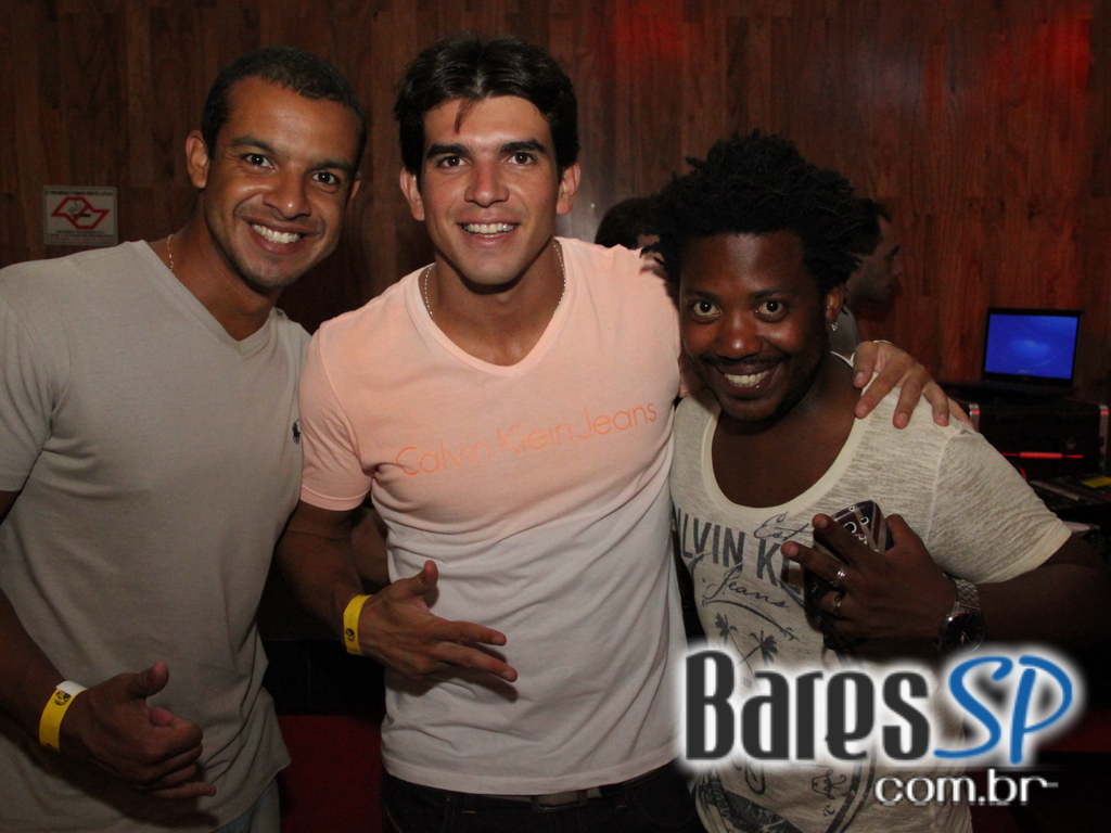 Deck Bar Itaim embalou a sexta-feira com happy hour especial Deck Bar Itaim embalou a sexta-feira com happy hour especial