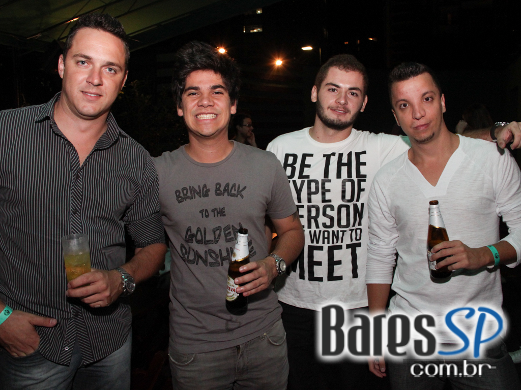 Deck Bar Itaim embalou a sexta-feira com happy hour especial Deck Bar Itaim embalou a sexta-feira com happy hour especial