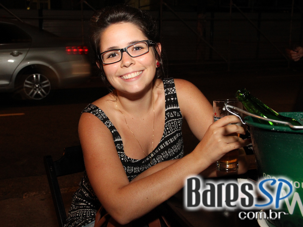 Happy Hour de segunda-feira com petiscos e cerveja é no Prainha Paulista Happy Hour de segunda-feira com petiscos e cerveja é no Prainha Paulista