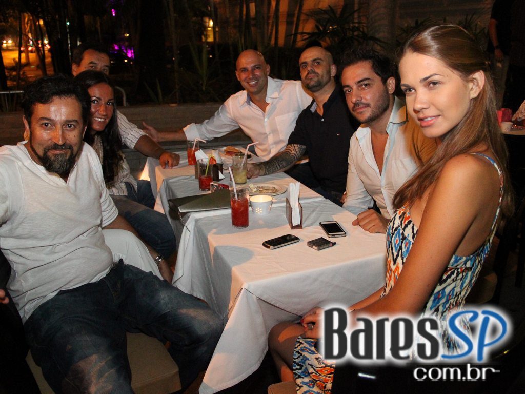 Panorama Bar inaugurou na segunda-feira no bairro de Jardim Paulista Panorama Bar inaugurou na segunda-feira no bairro de Jardim Paulista